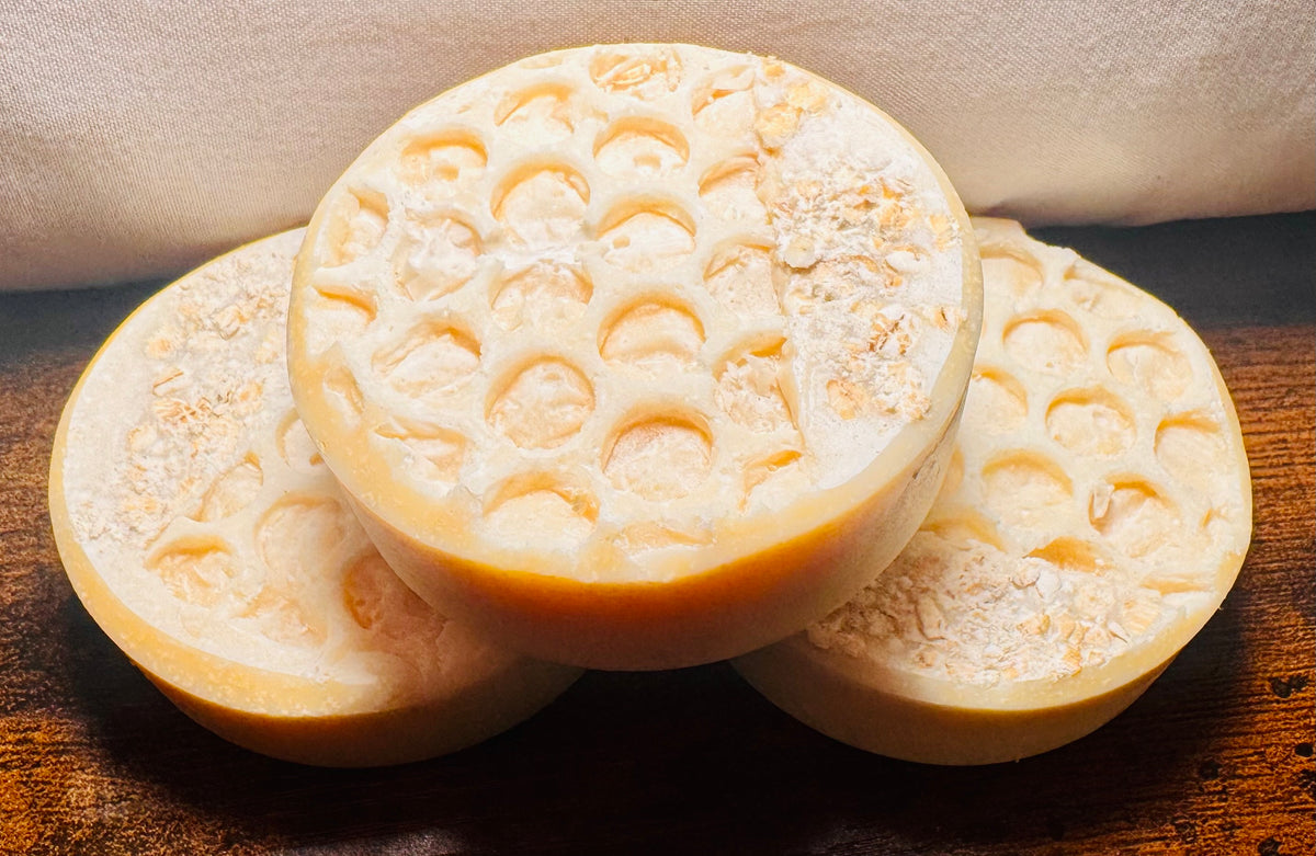 Manuka Honey & Oat Soap